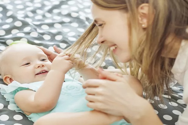 Porque as mães mudam o corte de cabelo após o nascimento do bebê?