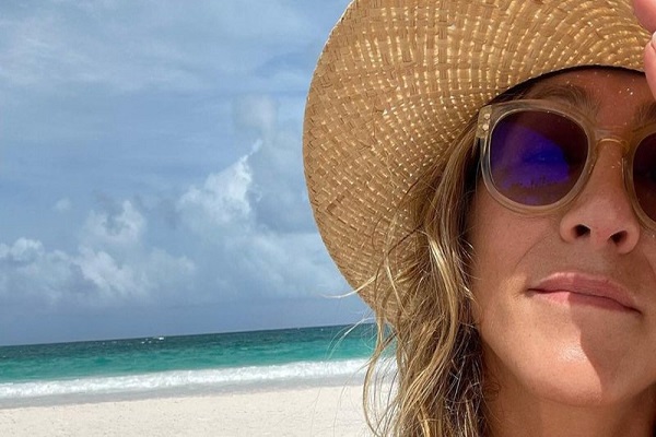 Como conseguir o efeito do cabelo de praia usado por Jennifer Aniston?