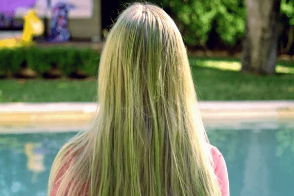 Como evitar o cabelo esverdeado neste verão?